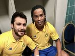 بالصور| أحمد حسن يظهر مع «رونالدينهو وديل بيرو»