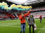 جمهور مانشستر يونايتد يقتحم ملعب أولد ترافورد قبل مواجهة ليفربول «فيديو»