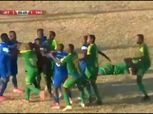 حرب شوارع في مباراة كي تي تنزانيا ويانج أفريكانز بالدوري التنزاني (فيديو)