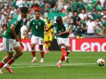 لاعب المكسيك يكتب أسمه في تاريخ المونديال