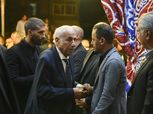 حسين لبيب يواسي أسرة الراحل محمد صبري أثناء العزاء.. ماذا قال؟