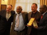 رابطة قدامى اللاعبين السودانيين تكرم الخطيب.. والسفير يتسلم درع الأهلي