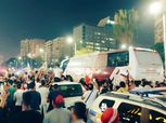 بالشماريخ.. جماهير الزمالك تستقبل الفريق بعد التتويج بكأس مصر ..«فيديو»