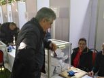 بالصور| عبد الحكيم عبد الناصر يدلي بصوته في انتخابات هليوبوليس