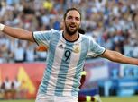 والد «هيجوايين» يفتح النار على «سامبولي» بسبب نجله