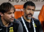 بالفيديو| دخول مفاجئ لمدرب اتحاد جدة اثناء سير مباراة فريقه أمام النصر