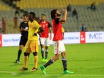 بالصور| محبو محمد النني يلتقطون صور "سلفي" معه بالمحلة