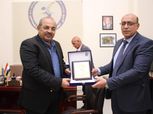 هشام حطب يشيد بالطفرة الإنشائية لنادى العبور (صور)