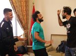استقبال حافل من محمد صلاح ونجوم المنتخب للاعبي الأهلي قبل لقاء غينيا