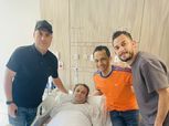 نجوم الزمالك يزورون أيمن منصور في المستشفى «صورة»