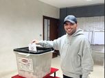 عماد متعب يدلي بصوته في الانتخابات الرئاسية «صورة»