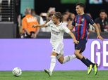 بنزيما يقود تشكيل ريال مدريد لمواجهة برشلونة بكلاسيكو الدوري الإسباني