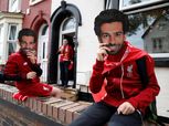 بالصور| جماهير ليفربول تستعد لمواجهة ويست هام بـ«ماسك» محمد صلاح