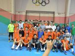 فريق الشمس مواليد 2000 لكرة اليد يتوج بلقب الكأس