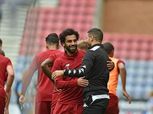 صلاح يعانق مواطنه المصري عقب مباراة ليفربول وويجان