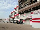 موظفو الزمالك يتوافدون لصرف الرواتب الشهرية (صور)