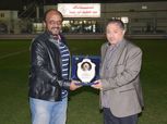بالصور| الزمالك يُهدي أهلي بني غازي «درع» القلعة البيضاء