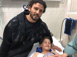 بالصور| حسام غالي في زيارة لمستشفى «أبو الريش»
