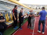 بالصور| إبراهيم حسن يداعب أحمد أيوب ويحرص على تحية جهاز الأهلي