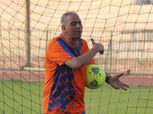 مصافحة بين المندوه وطاهر قبل لقاء الزمالك والمصري