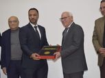محافظ بورسعيد يدعم المريخ بنصف مليون جنيه قبل انطلاق دوري القسم الثاني