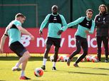 أول تدريب يوجا جماعي للاعبي ليفربول عبر الفيديو