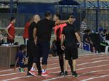 طرد مدرب حراس الزمالك بعد مباراة الجونة.. والحكم يخرج في حراسة الأمن «فيديو»