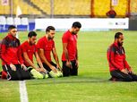 بالصور| وليد سليمان يُصلي بـ «لاعبي الأهلي» قبل انطلاق المران استعدادًا للترجي