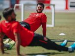 طبيب الأهلي يطمئن على محمد الشناوي قبل مران السبت