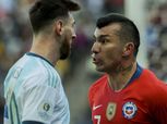 رغم شجارهما في كوبا أمريكا.. قائد تشيلي يختار ميسي كأفضل لاعب في العالم