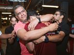 «لقطة مؤثرة».. لماذا شاهد والد مصطفى عسل تتويج نجله من «جراج» الملعب؟
