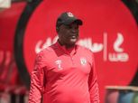 موسيماني يرقص مع لاعبي الأهلي احتفالا بعيد ميلاده «فيديو»