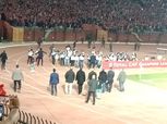 عاجل.. الخطيب يتوجه للجمهور للتهدئة وهتافات "بيبو" تشعل المدرجات