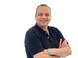 مصطفى الراسخ يقدم برنامج «مدرج المحترفين» على راديو «أون سبورت»
