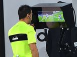 «فيفا» يشيد بحكم الفيديو في مونديال روسيا