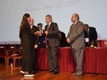 "عبد العزيز" يكرم المتميزين رياضيا بالجامعة الأمريكية