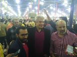 بالصور| وائل الإبراشي يدلي بصوته في انتخابات الأهلي