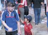 مشجع البرتغال الصغير يكشف سر مواساته للمشجع الفرنسى
