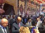 مسئولو برشلونة يسلمون وزير الشباب ومحافظ مطروح قمصان الفريق الكتالوني