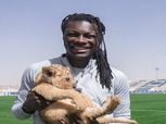 بالفيديو| «أسدين».. هدية رئيس نادي الهلال لجوميز