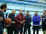 محمود الخطيب يدعم سلة الأهلي ويعقد جلسة مع لاعبي الفريق