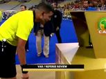 بالفيديو| من يد «إينرامو إلى قميص أزارو والـ«VAR».. الأهلي والترجي مسرح الجدل التحكيمي