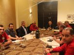 وزير الرياضة يلتقي لاعبي المنتخب قبل السفر إلى الكويت