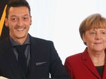 «ميركل» تعلن موقفها من اعتزال «أوزيل»
