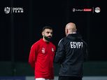 نجم نيجيريا يلقن كاراجر درسا دفاعا عن محمد صلاح: أسطورة.. وعليك احترامه