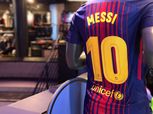 بالصور| لأول مرة.. قميص برشلونة يظهر في متجر النادي