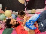 محمد صلاح ينشر صورة رفقة ابنته «كيان»: ضحك ولعب
