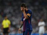 سوبر الكلاسيكو| بالصور.. حسرة "ميسي" وقت تسلم لاعبي الريال كأس البطولة