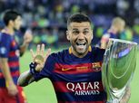تشافي يصدم داني ألفيس بعد اقترابه من برشلونة: «أبني للمستقبل»