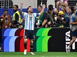 اتحاد الكرة يحتفي برباعي المونديال بعد إدارة مباراة الأرجنتين والنمسا 
